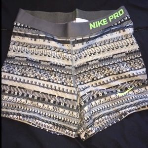 Nike Pro Patterned Spandex